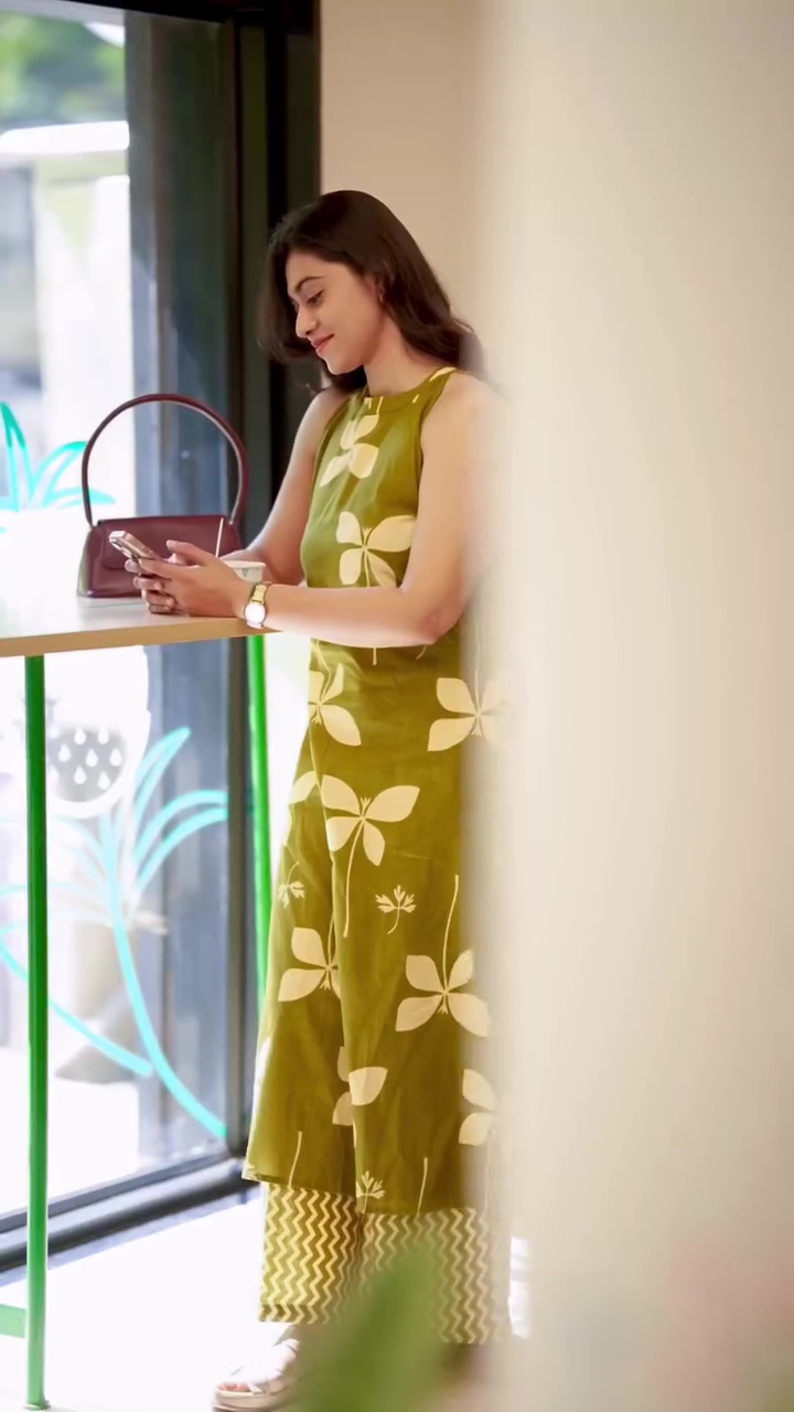 Women’s Floral Printed Sleeveless Kurta Pant Set | Stylish Ethnic Fusion Outfit for Women